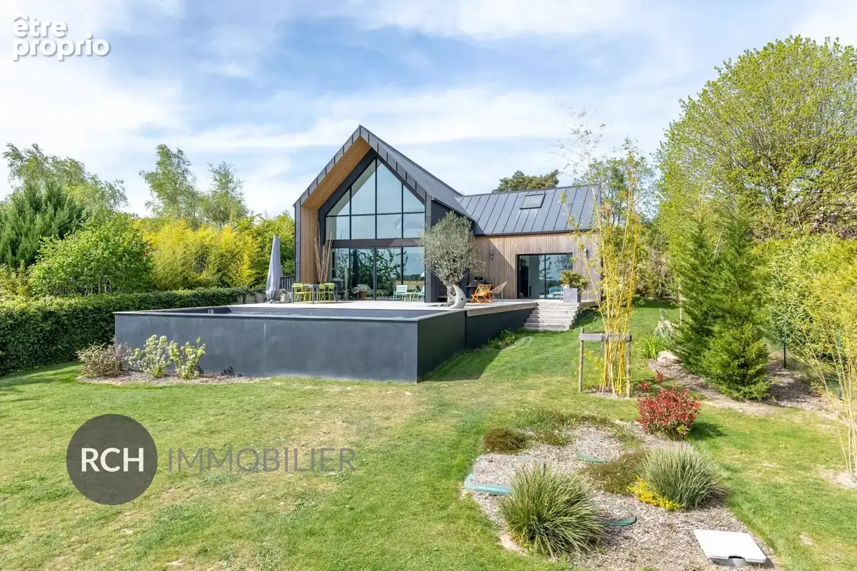 Belle maison d'architecte nichée dans un environnement privilégié - photo 2