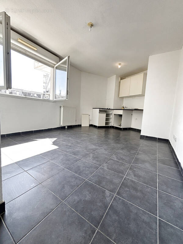 Appartement à MARSEILLE-3E