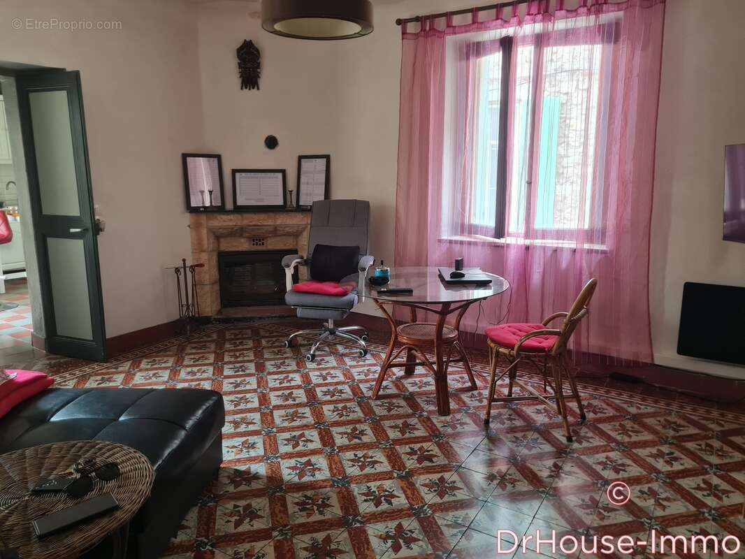 Maison à SAINT-DEZERY