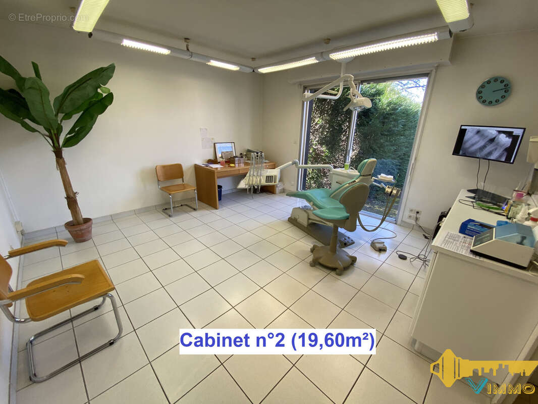 Cabinet / Local Professionnel 119,45m2 - 7 places de parkings - photo 2