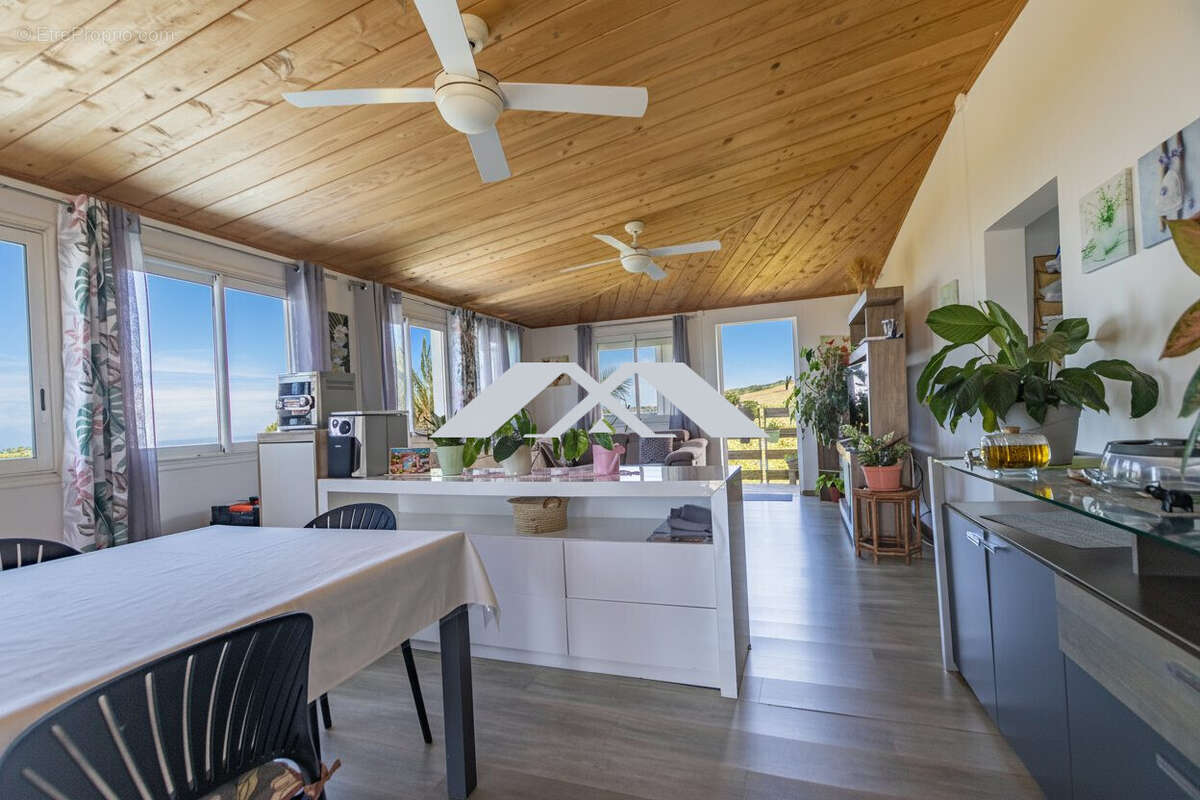 Maison à SAINT-JOSEPH