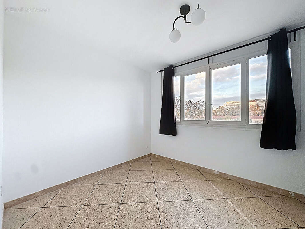 Appartement à MARSEILLE-9E