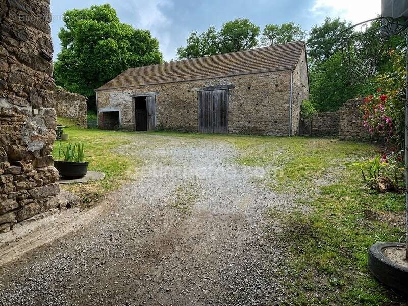 Maison à MAGNAC-LAVAL