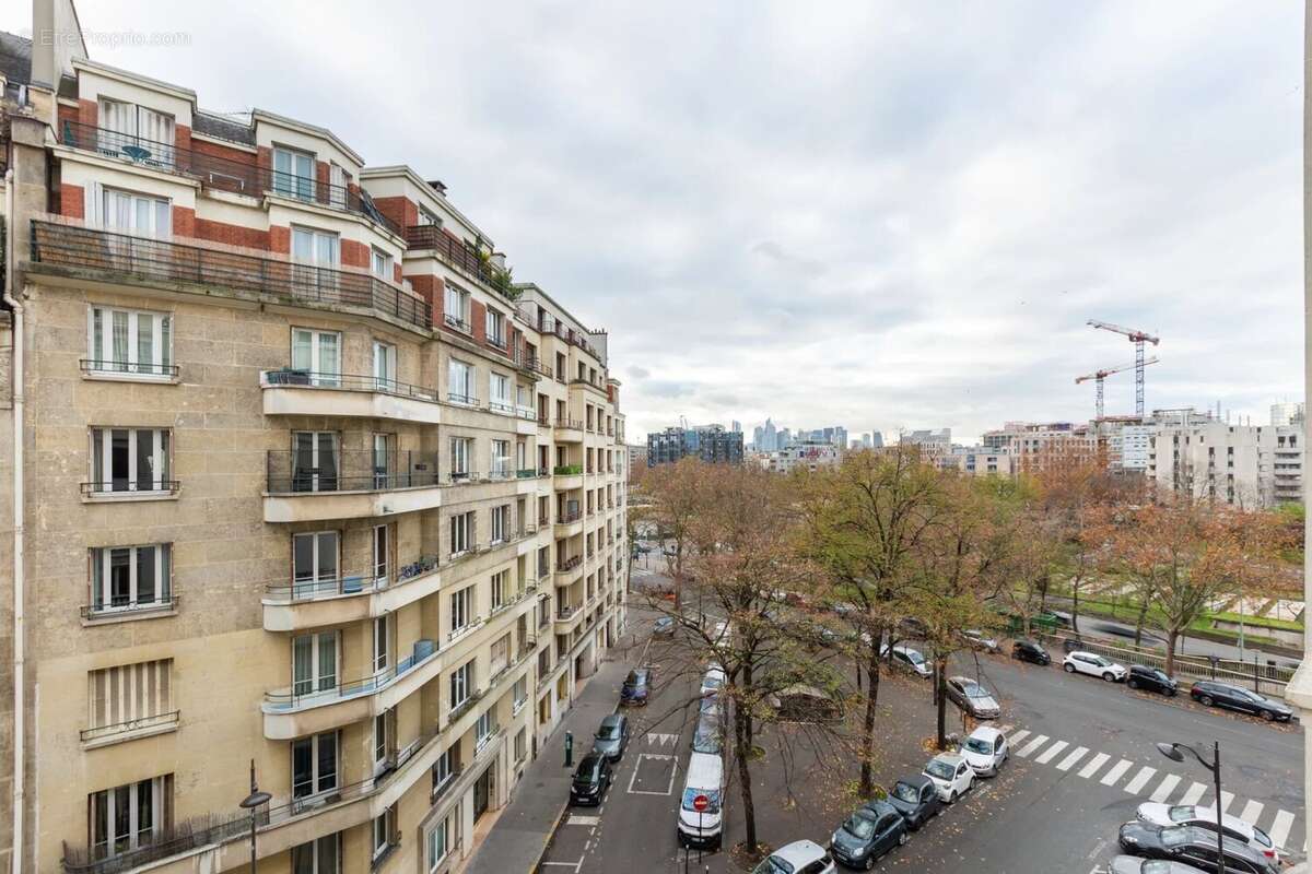 Appartement à PARIS-17E