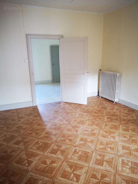 Appartement à SAINT-ELOY-LES-MINES