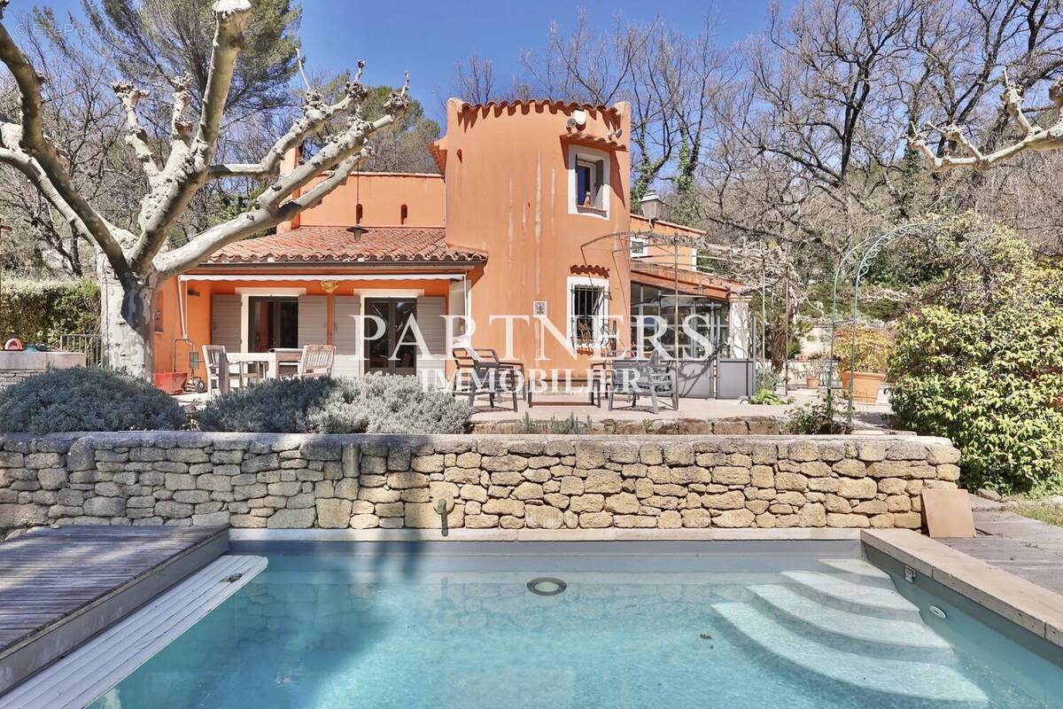 Maison à LE THOLONET