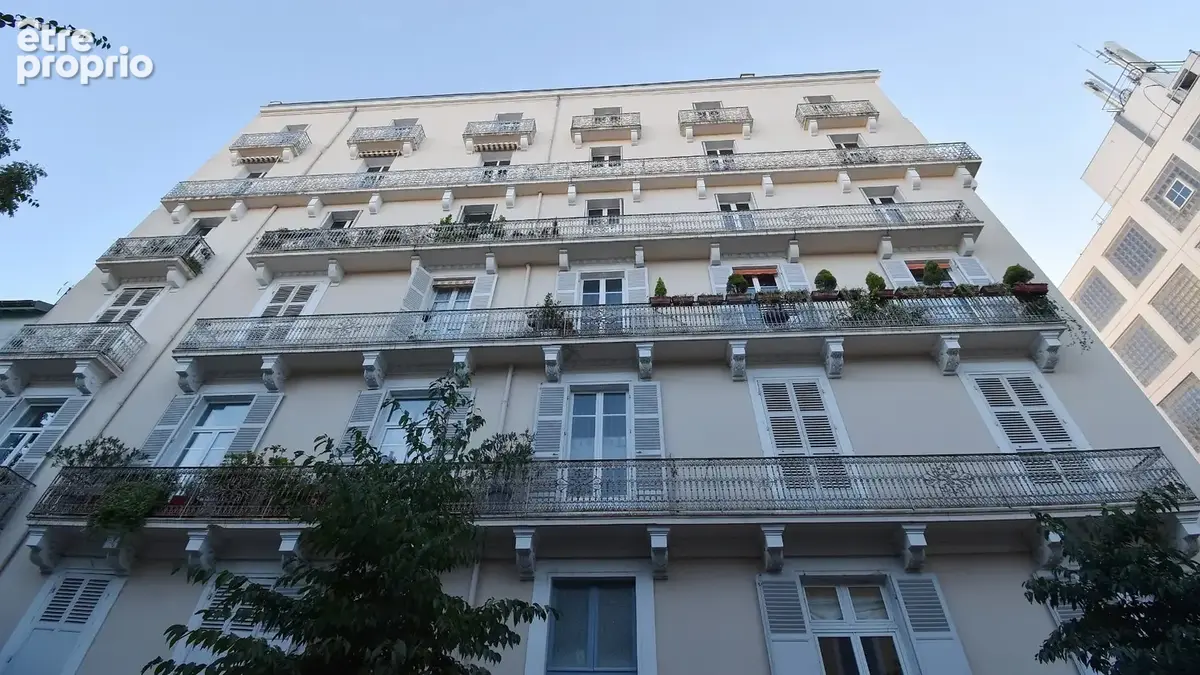 Vente appartement de 79 m² Vichy Thermes. - photo 1