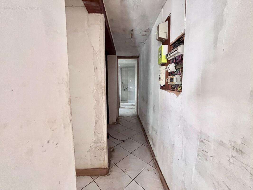 Maison de plain-pied de 95 m² environs avec travaux à prévoir sur un terrain de 509 m² proche de l'aéroport - photo 14