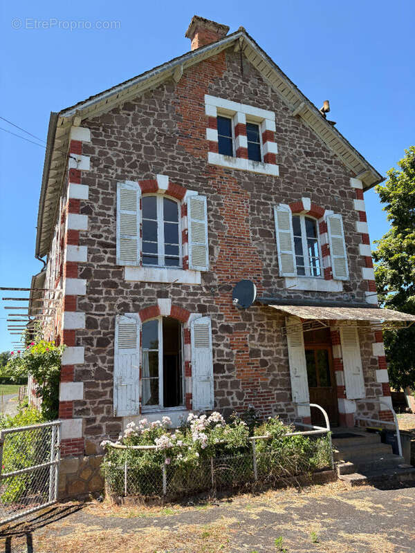 Maison à AYEN