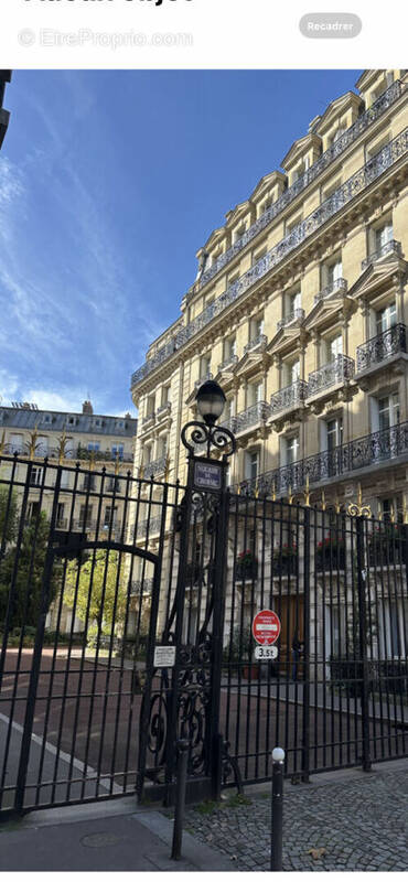 Appartement à PARIS-15E