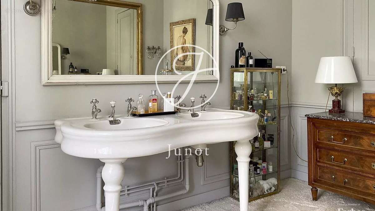 Lambersart - CANON D'OR - Appartement en duplex à vendre - 6 pièces - 211,7m² - 3 chambres - Jardin de 300m² - 2 parkings - photo 6