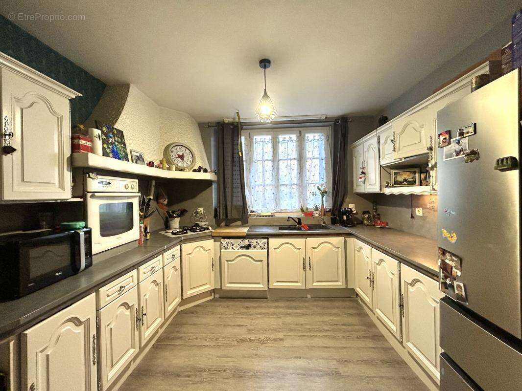 Maison à CHEF-BOUTONNE