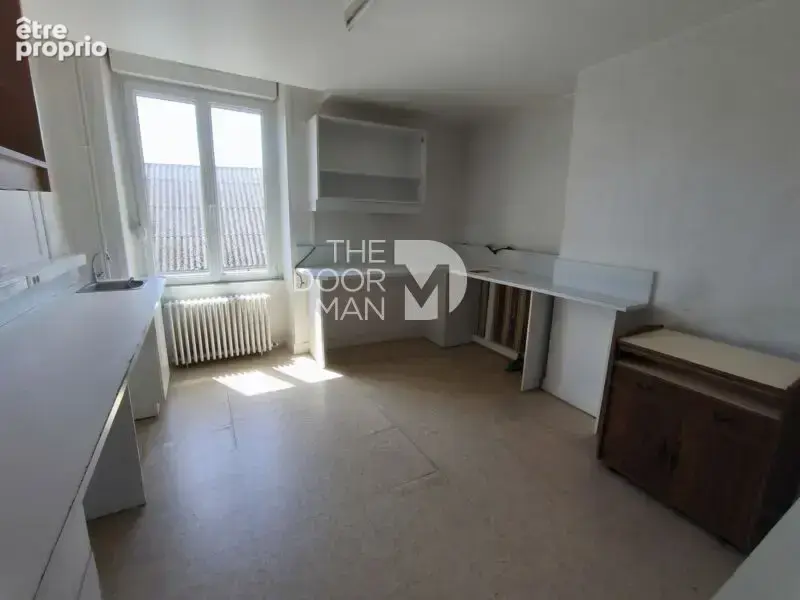 Immeuble 53700 - photo 3