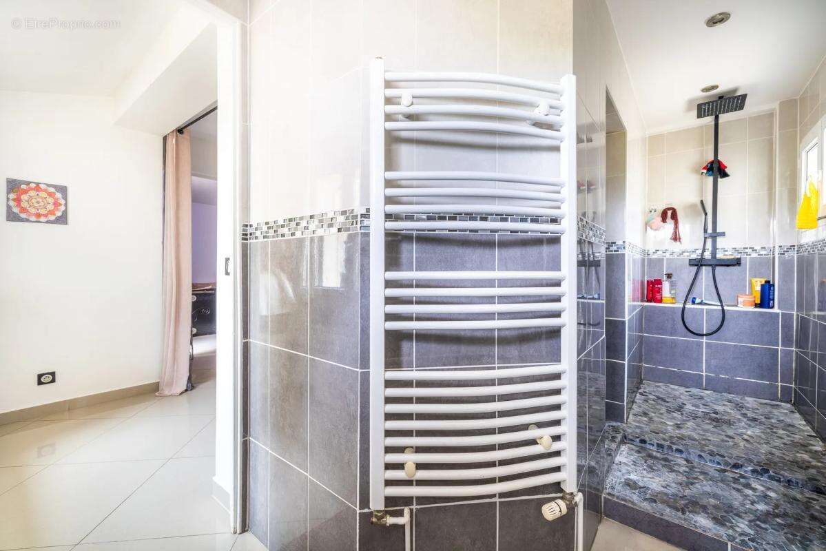 Appartement à VILLENEUVE-SAINT-GEORGES