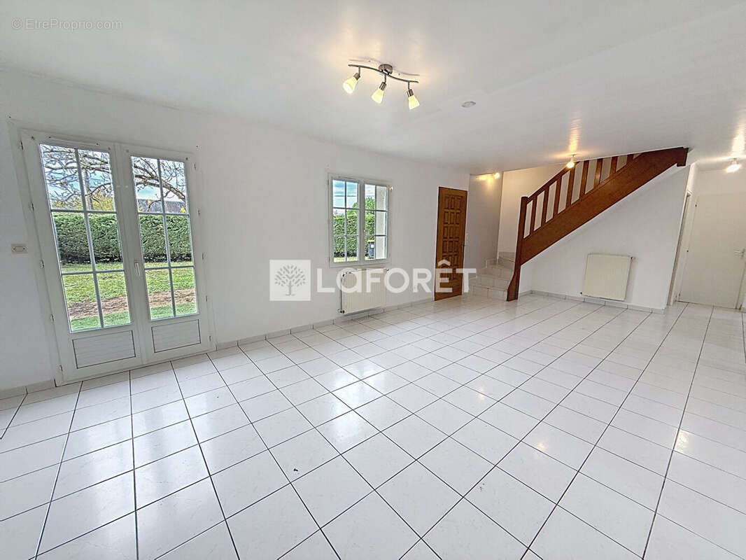 Maison à CANDE-SUR-BEUVRON