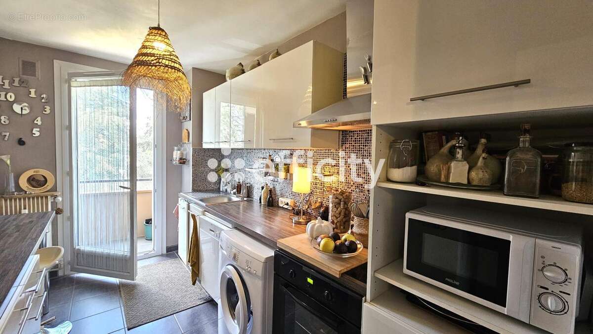 Appartement à LIMAS