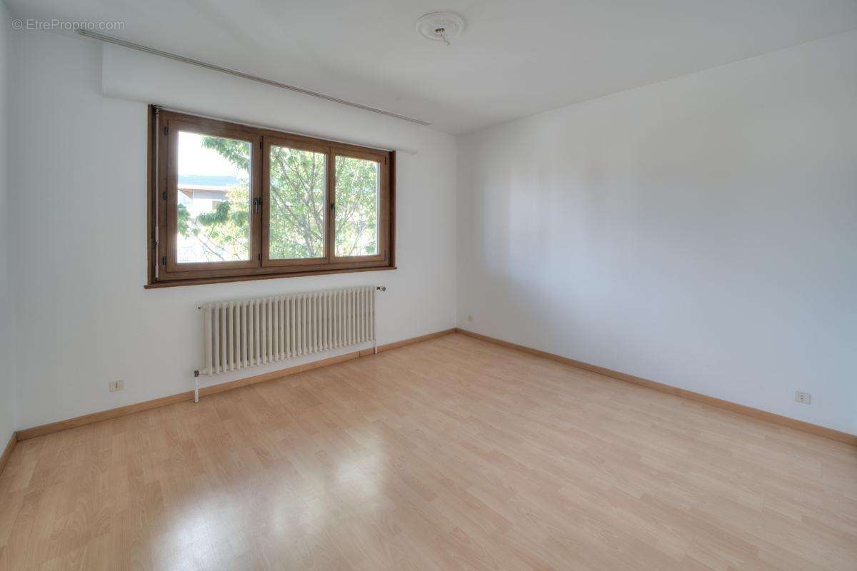 Appartement à BELLEGARDE-SUR-VALSERINE