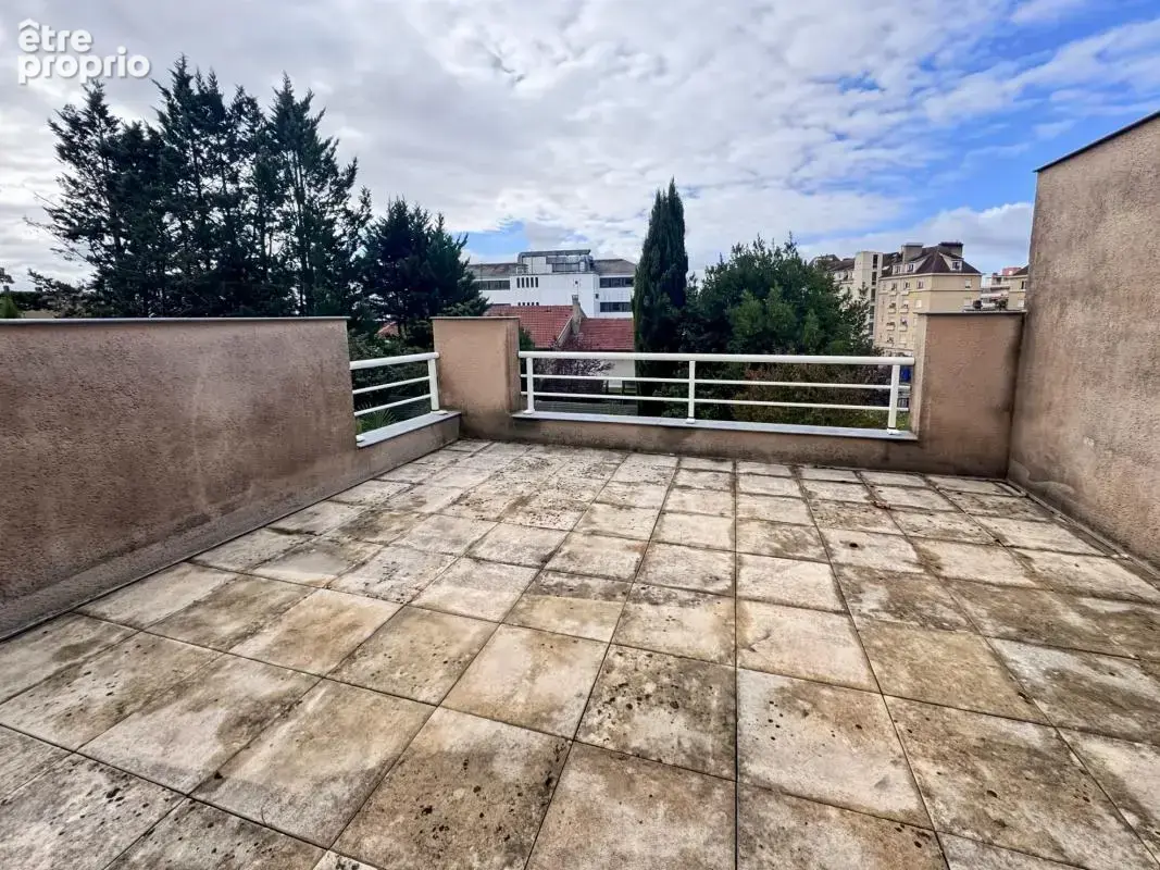 Clos chassaing /magnifique maison de ville / 5 chambres/ 3 sdb / jardin plat + terrasses/ garage et grand stationnement - photo 22