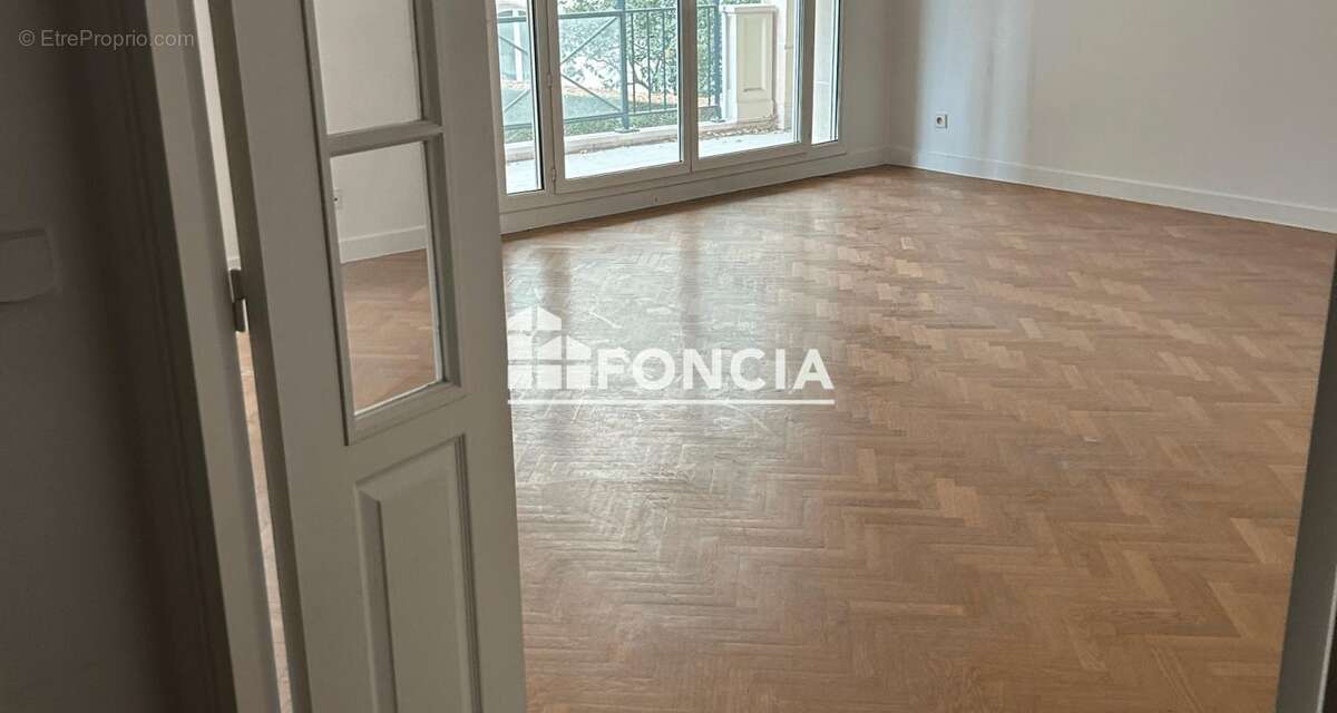 Appartement à LE PLESSIS-ROBINSON