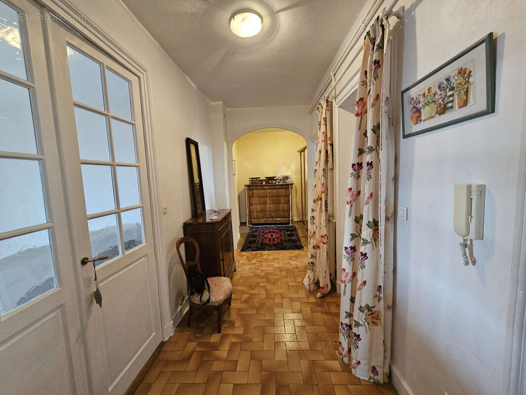 Appartement à LE COTEAU