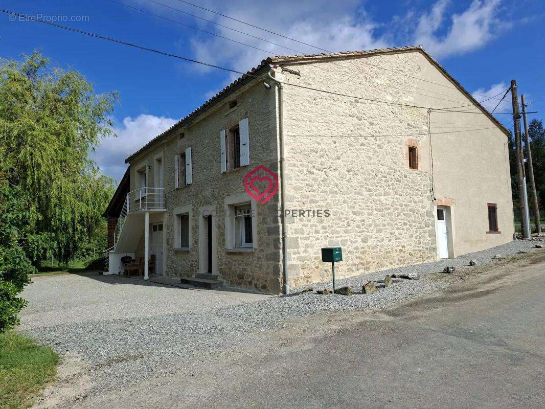 Maison à LA POMAREDE