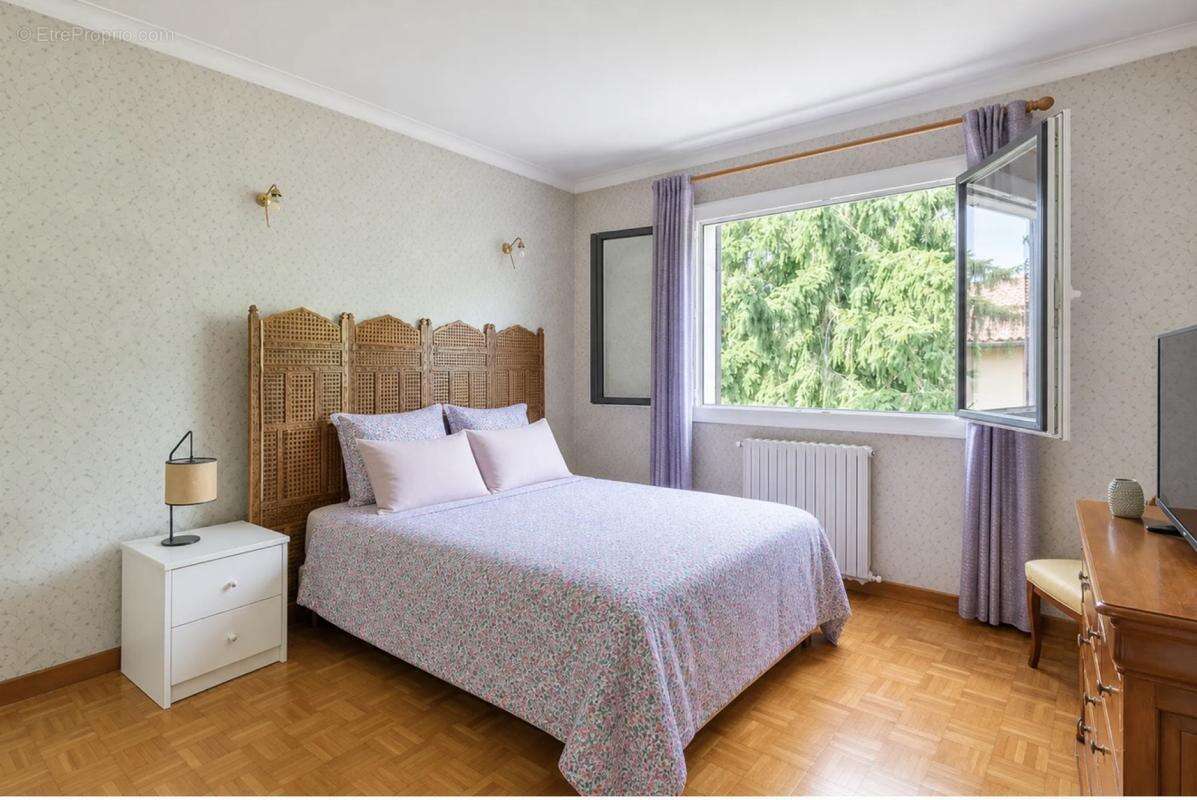 Maison 330 m² à Mions  - photo 11