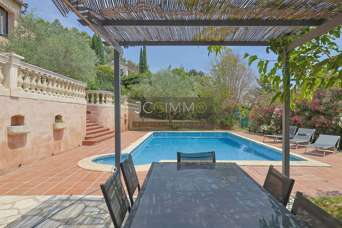 Villa T8 190m2 hab + Dépendance + Piscine + Vue dominante - photo 17