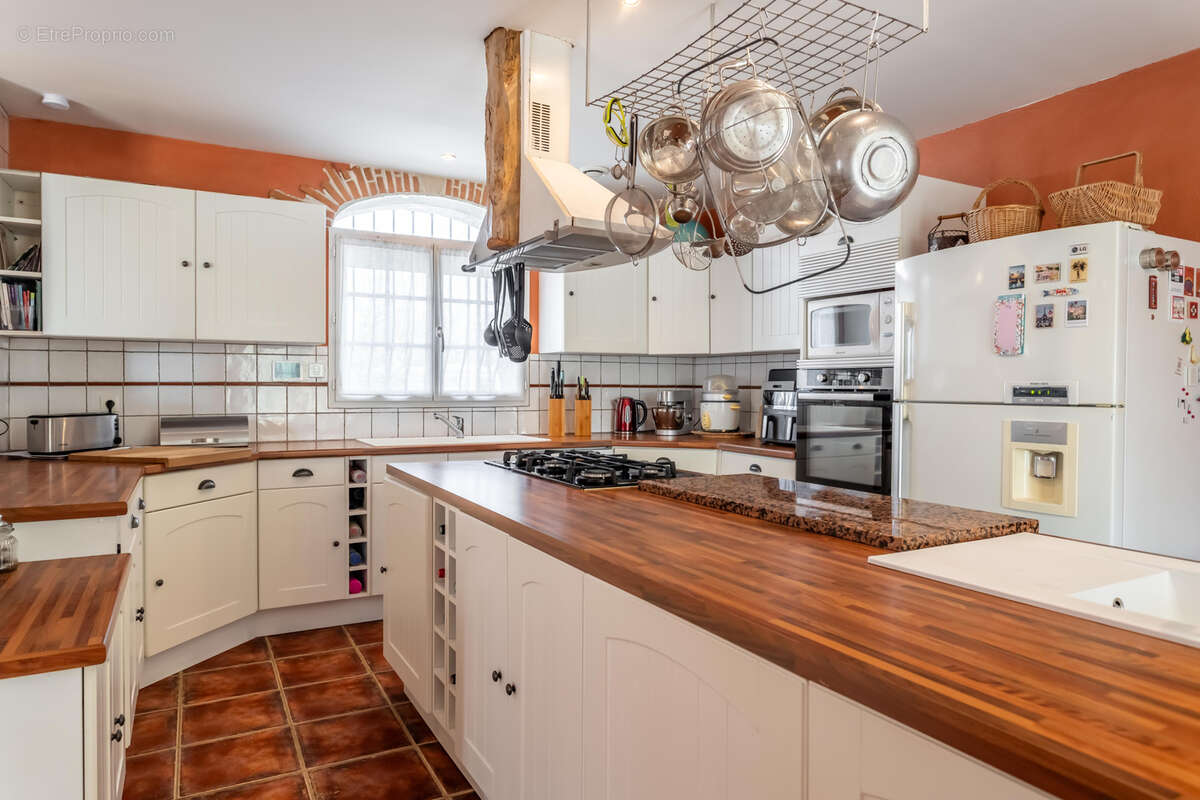 Propriété de campagne avec piscine, annexe, terrain, garage et lac - photo 26