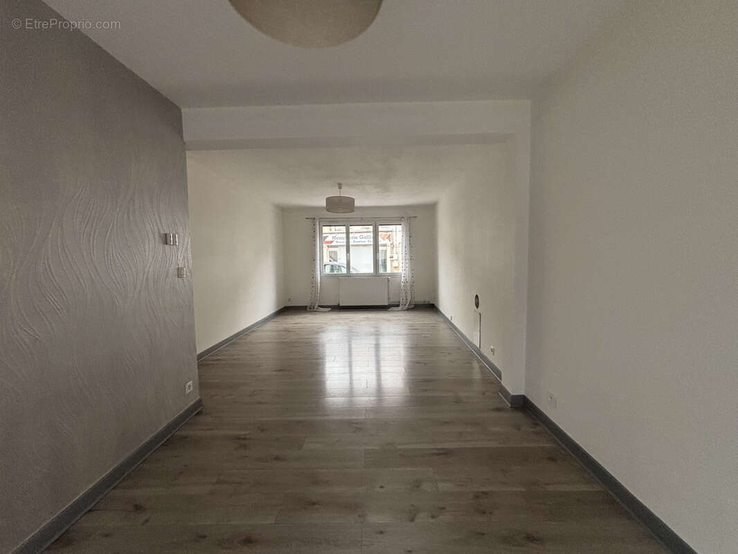 CHATILLON SUR SEINE : proche du centre ville ,maison rénovée de 120 m2 avec grange de 100m2 et cour - photo 8
