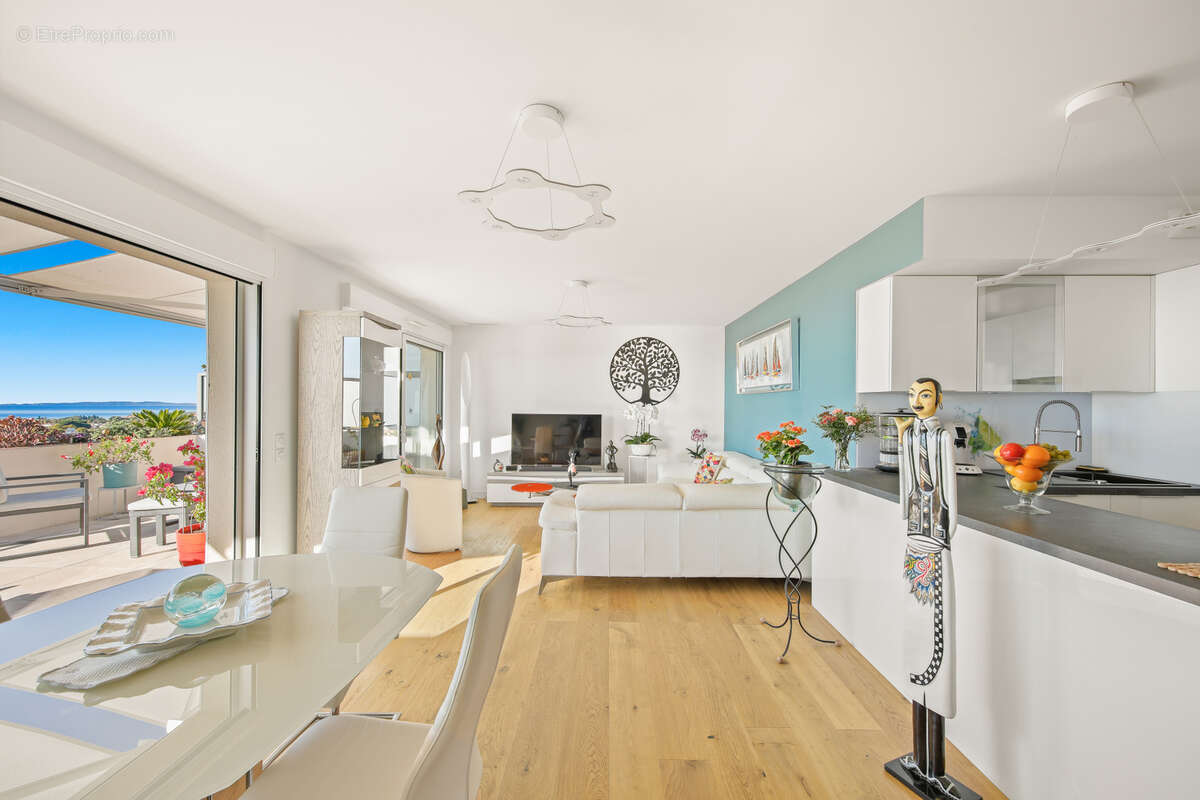 Appartement à LA LONDE-LES-MAURES