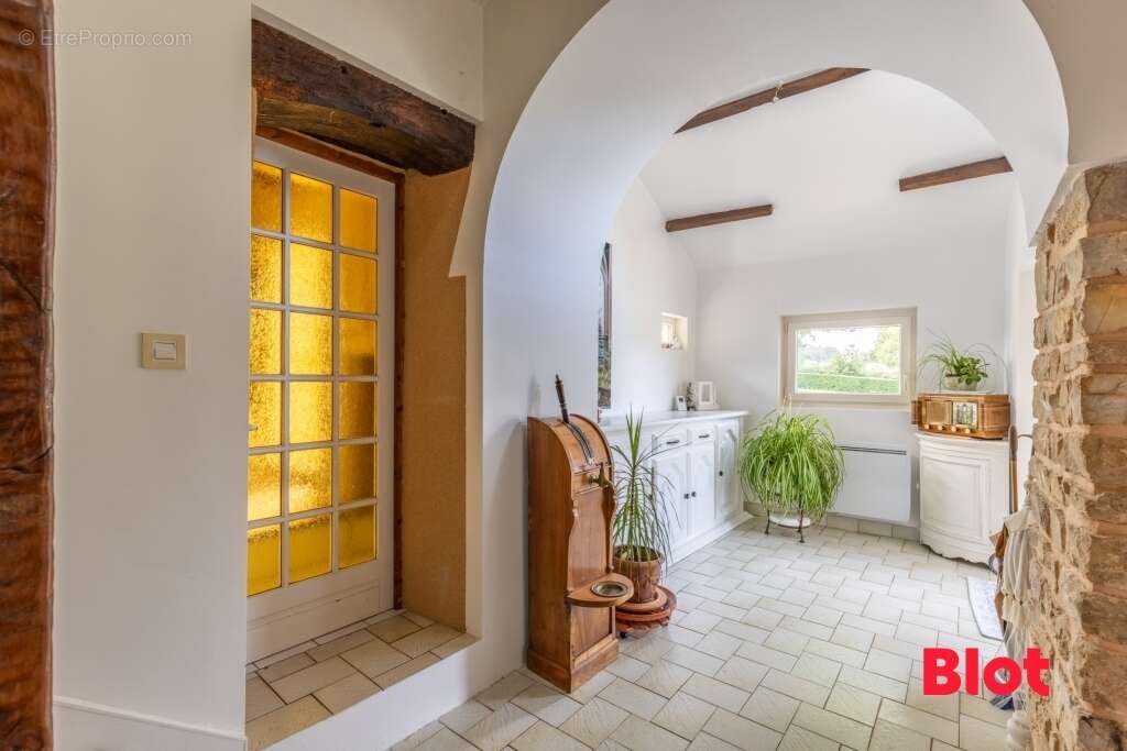 Maison à BOURG-DES-COMPTES