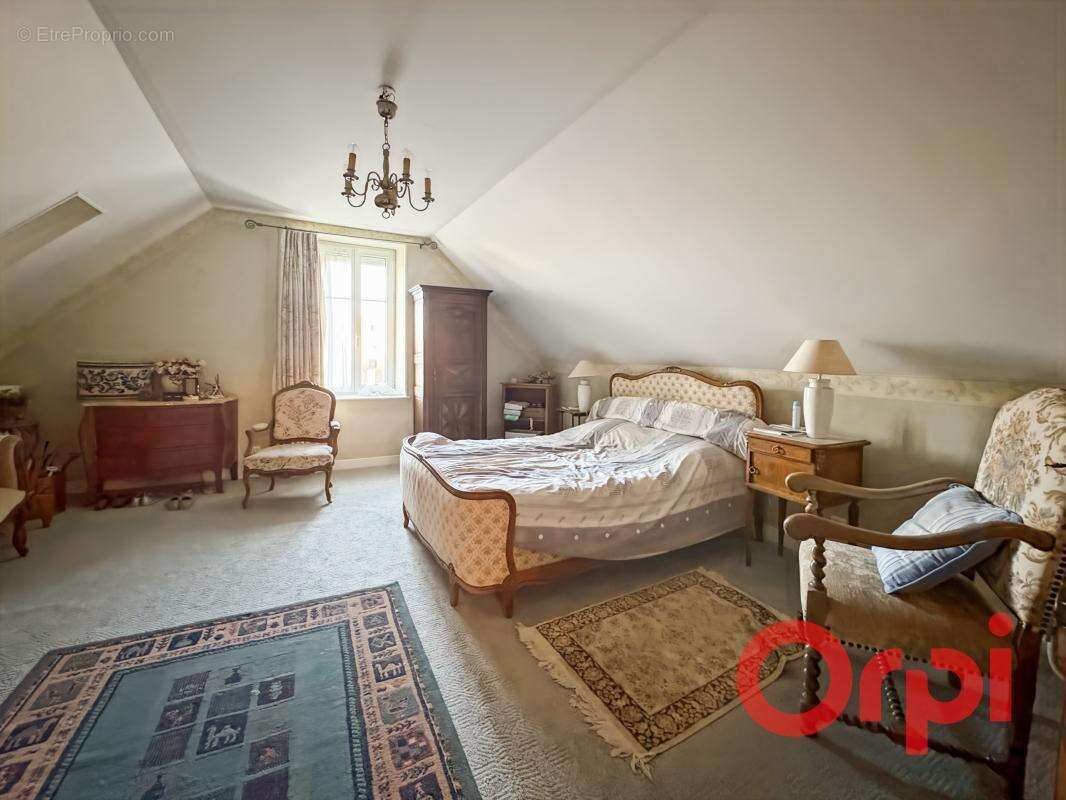 Maison à SAINT-AMAND-MONTROND