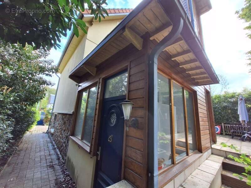 Maison à LA CELLE-SAINT-CLOUD