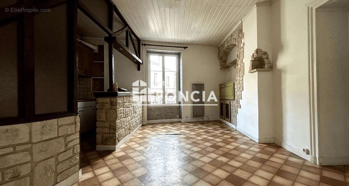 Appartement à CORBEIL-ESSONNES