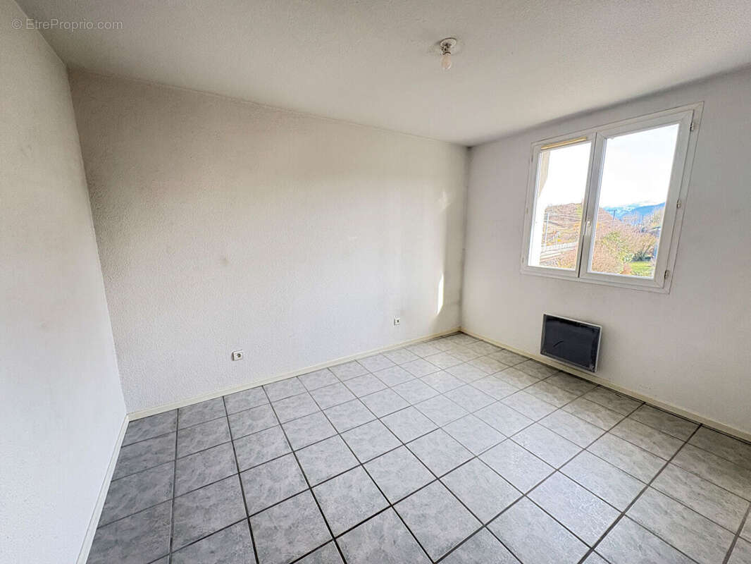 Appartement à BEAUCROISSANT