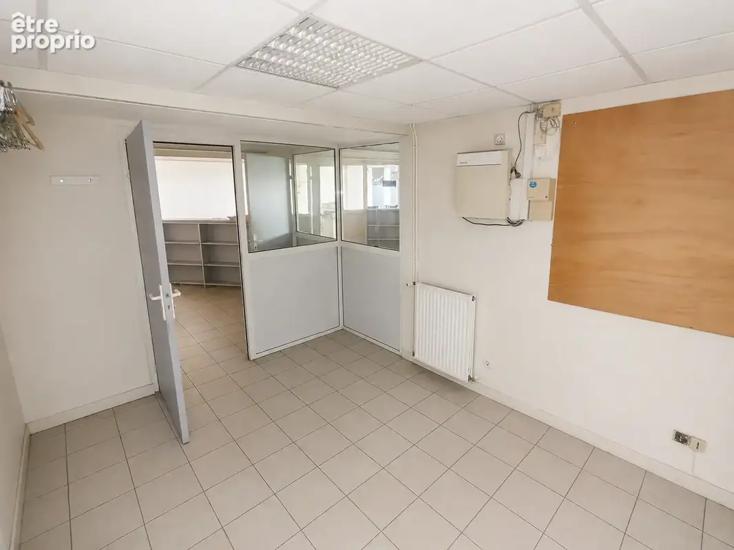 Vente Ens. Immob. Commercial - 1.330m2 - photo 20