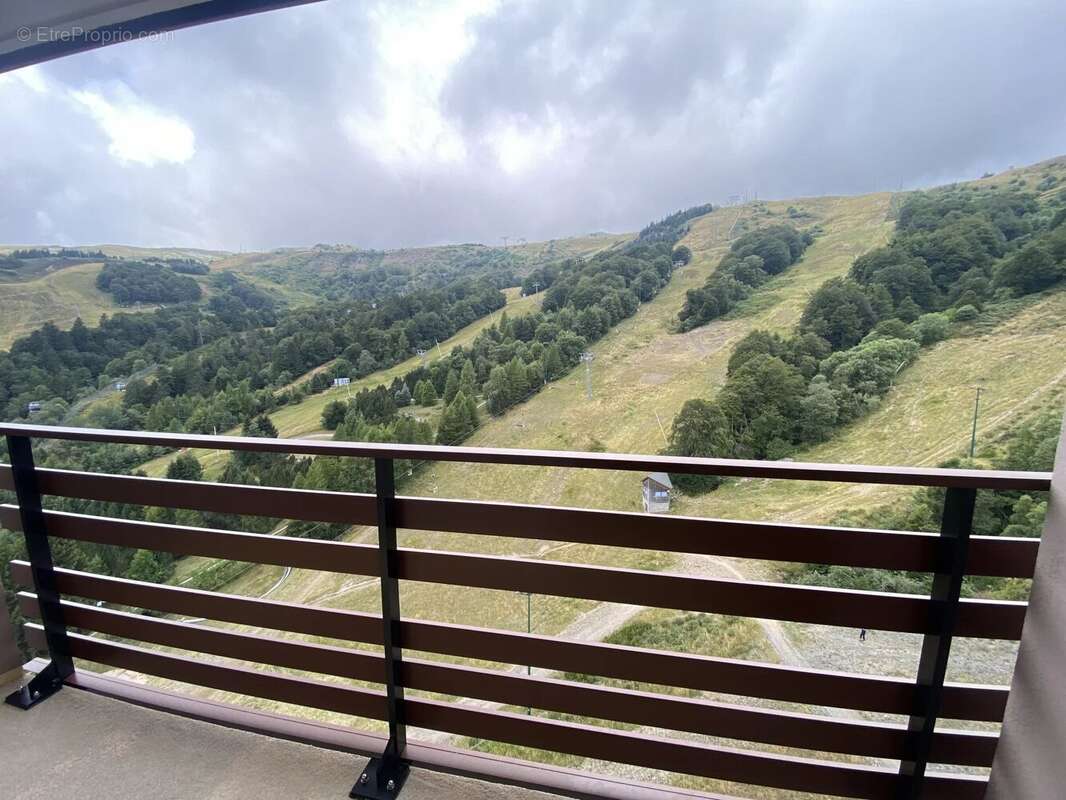 Appartement à COMPAINS