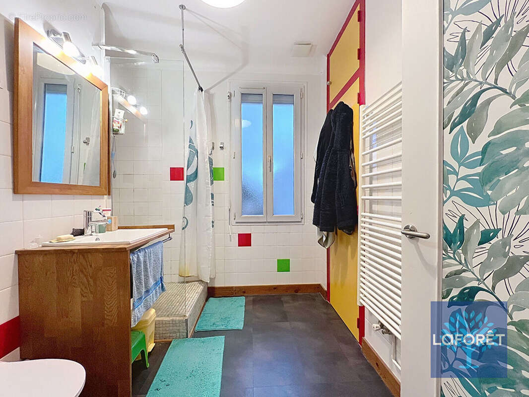 Maison à LA CHAIZE-LE-VICOMTE