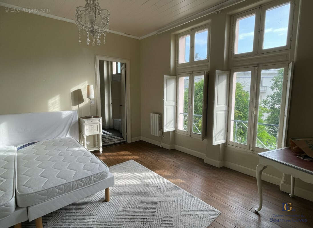 Appartement 81 m² à Salies-De-Bearn  - photo 2