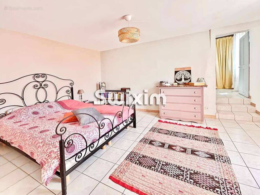 Maison à SUZE-LA-ROUSSE