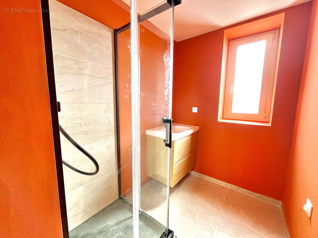 Appartement à MARSEILLE-1E