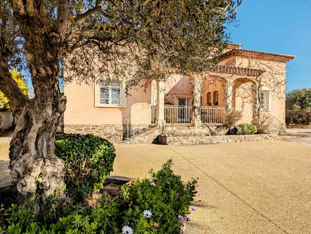 Maison à ESPONDEILHAN