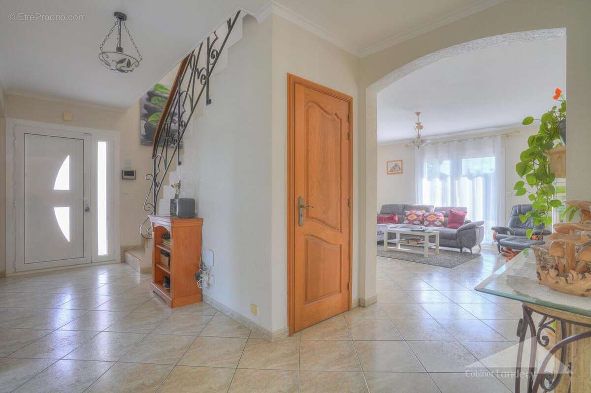 Maison à ORNEX