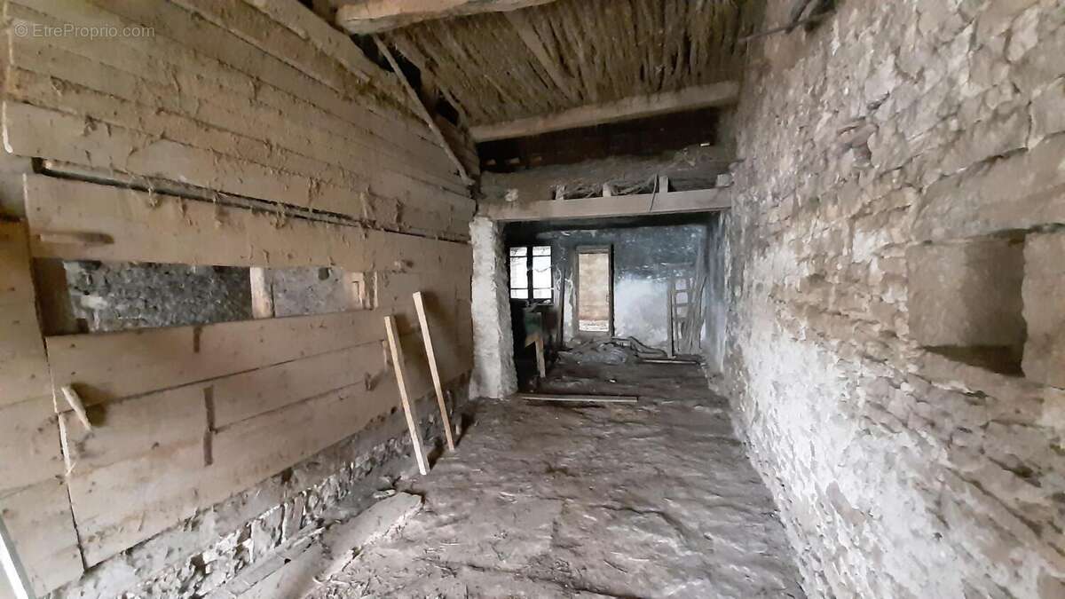Maison 100 m² à Orgelet  - photo 6
