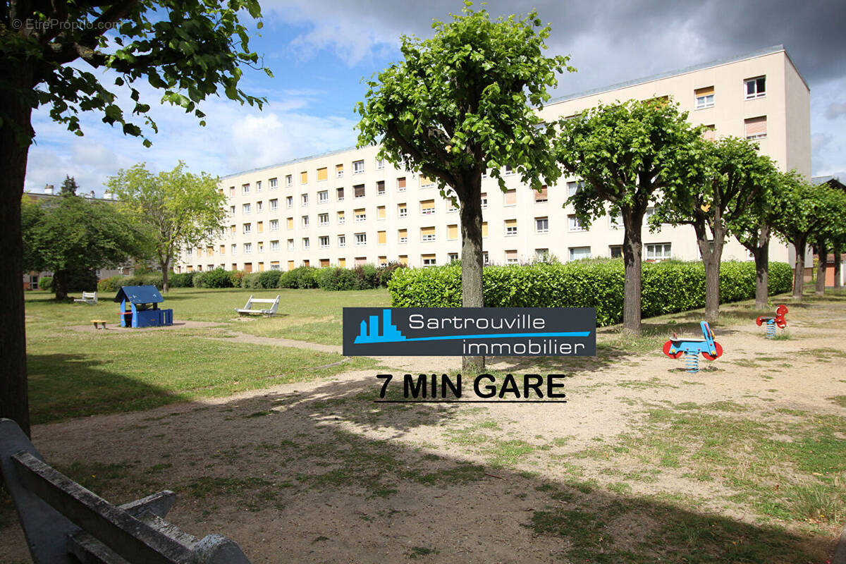 Appartement à SARTROUVILLE