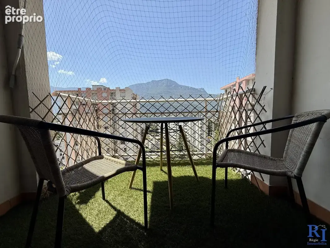 Balcon accessible depuis le séjour