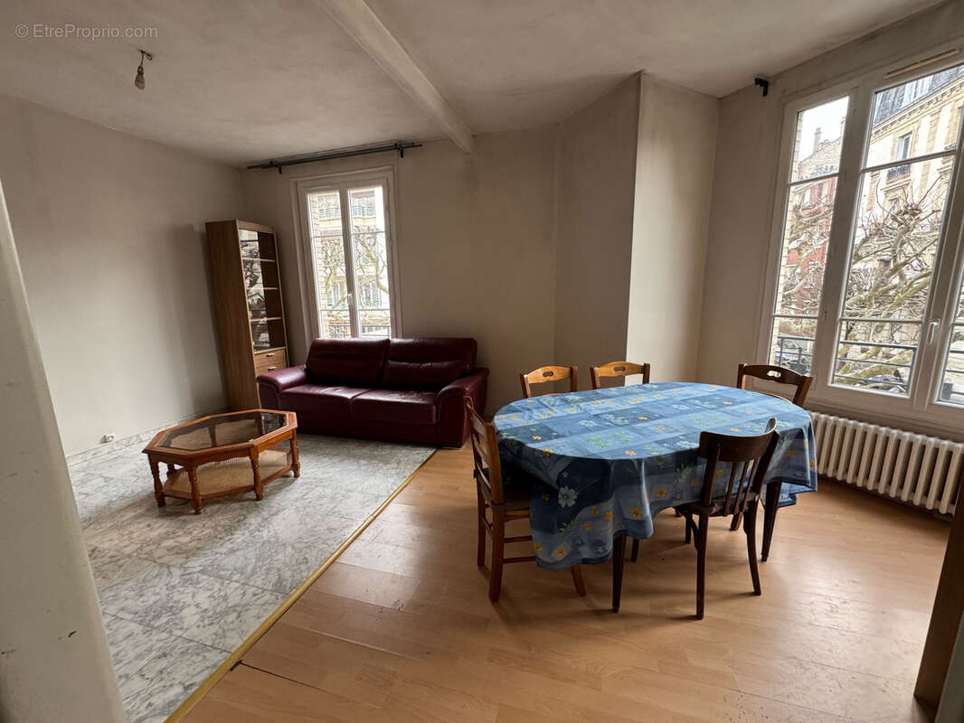 Appartement à LA GARENNE-COLOMBES