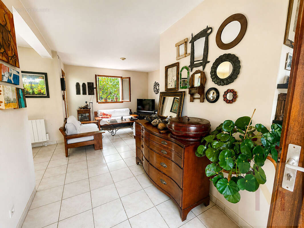 Charmante maison 5 pièces sur une parcelle de 217 m², au calme absolu. - photo 4