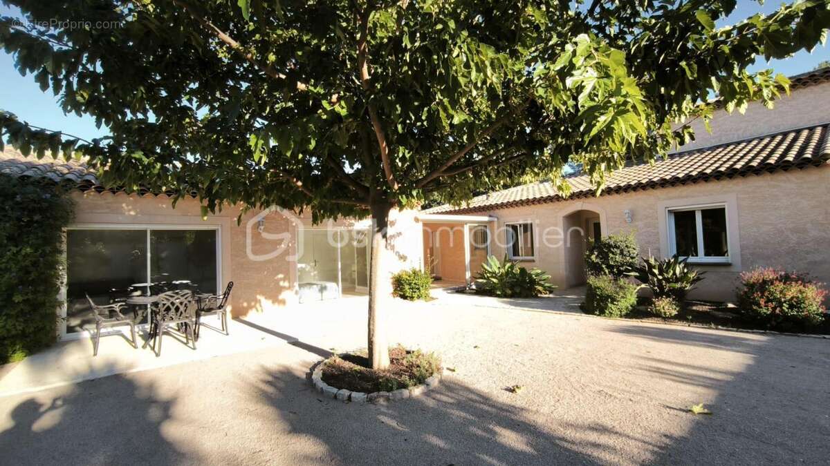 Maison à LA CRAU