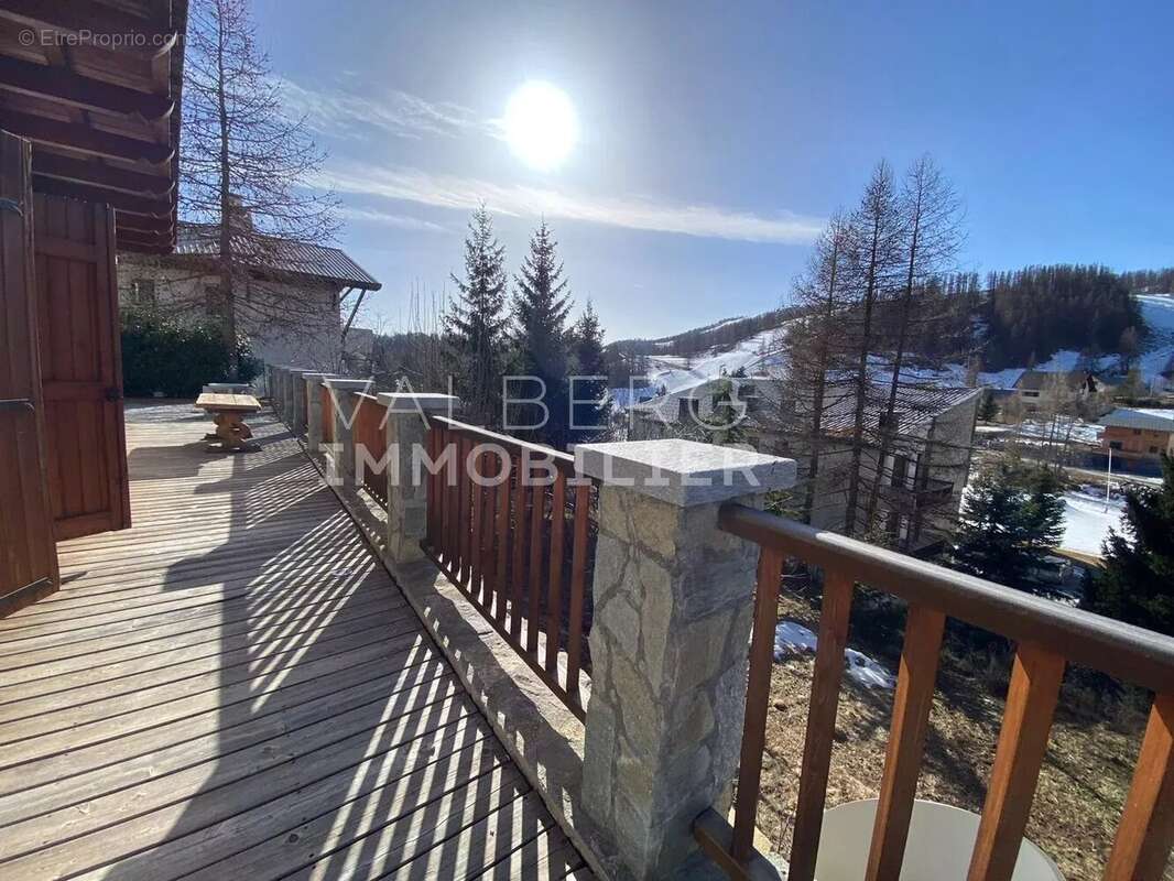 Chalet - 275 m² - proche des pistes - photo 14